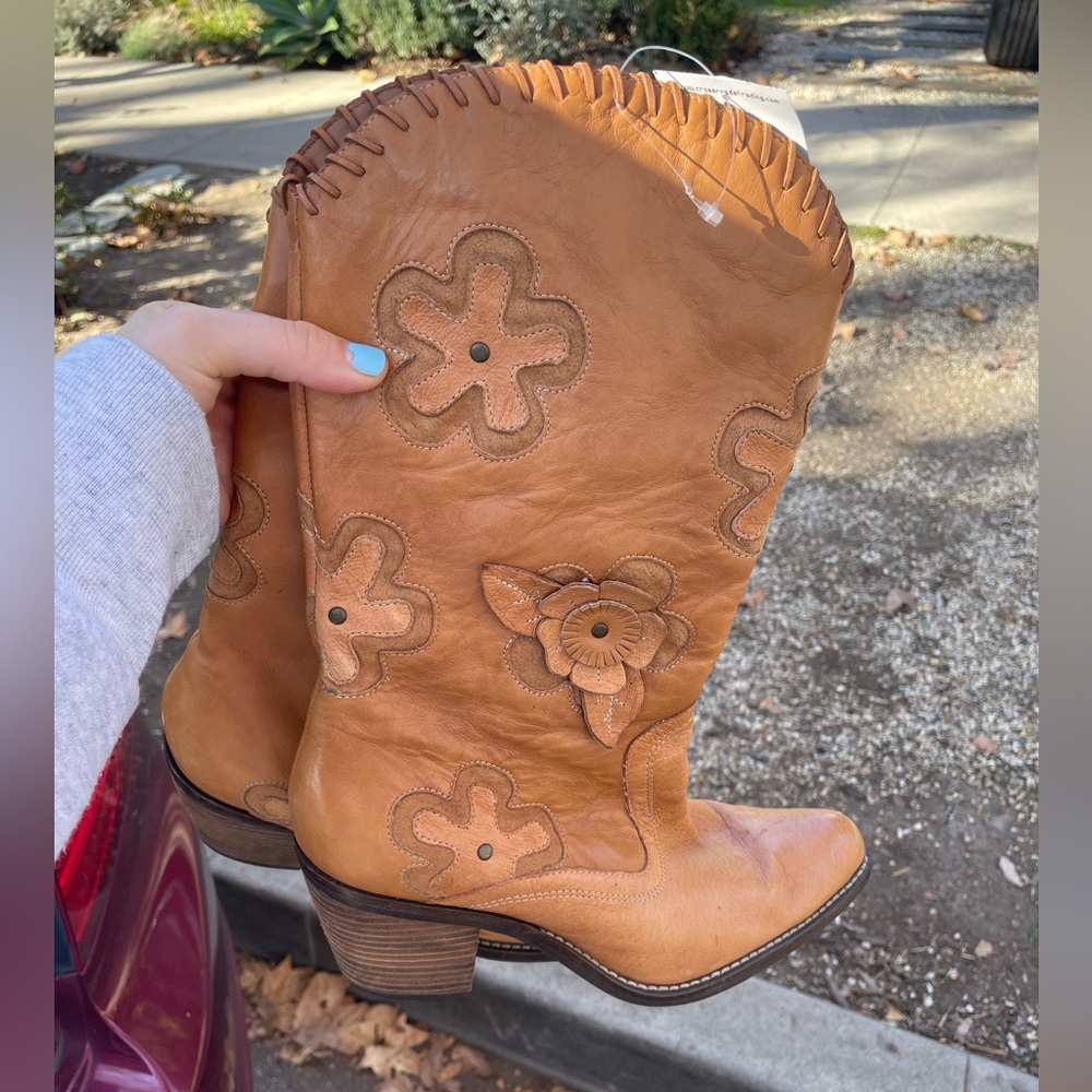 Cute Brown cowgirl boots with floral details